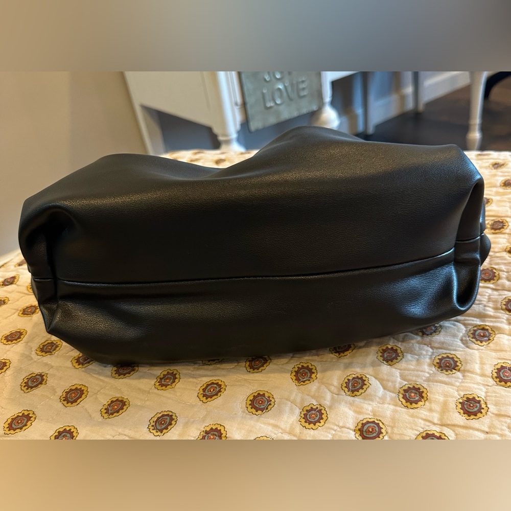 Prime Original Black Cloud Clutch Bag with Gold Chunky Chain Like New - Picture 4 of 6